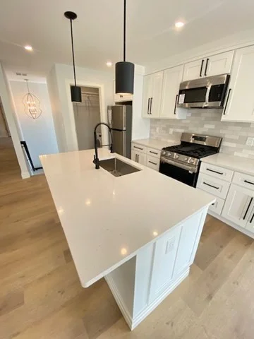 3 bed, 2 bath apartment for rent at 92 Walnut St Unit 2, Watertown — photo 6 of 17