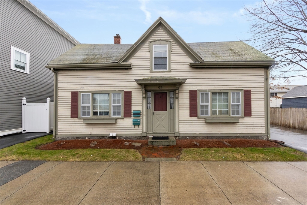 2 bed, 1 bath apartment for rent at 92 Washington St Unit 2, Peabody — photo 1 of 19