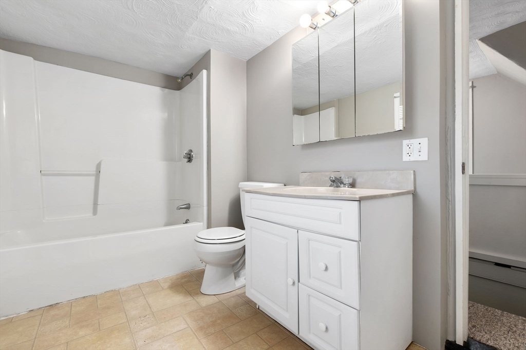 2 bed, 1 bath apartment for rent at 92 Washington St Unit 2, Peabody — photo 15 of 19