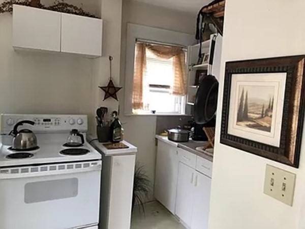 Studio bed, 1 bath apartment for rent at 92 West Central St Unit 3, Natick — photo 13 of 18