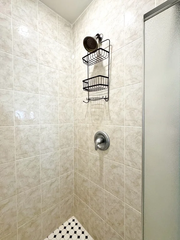 3 bed, 2 bath apartment for rent at 92 Woodcliff Rd, Chestnut Hill — photo 26 of 36