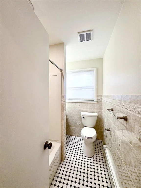 3 bed, 2 bath apartment for rent at 92 Woodcliff Rd, Chestnut Hill — photo 21 of 36