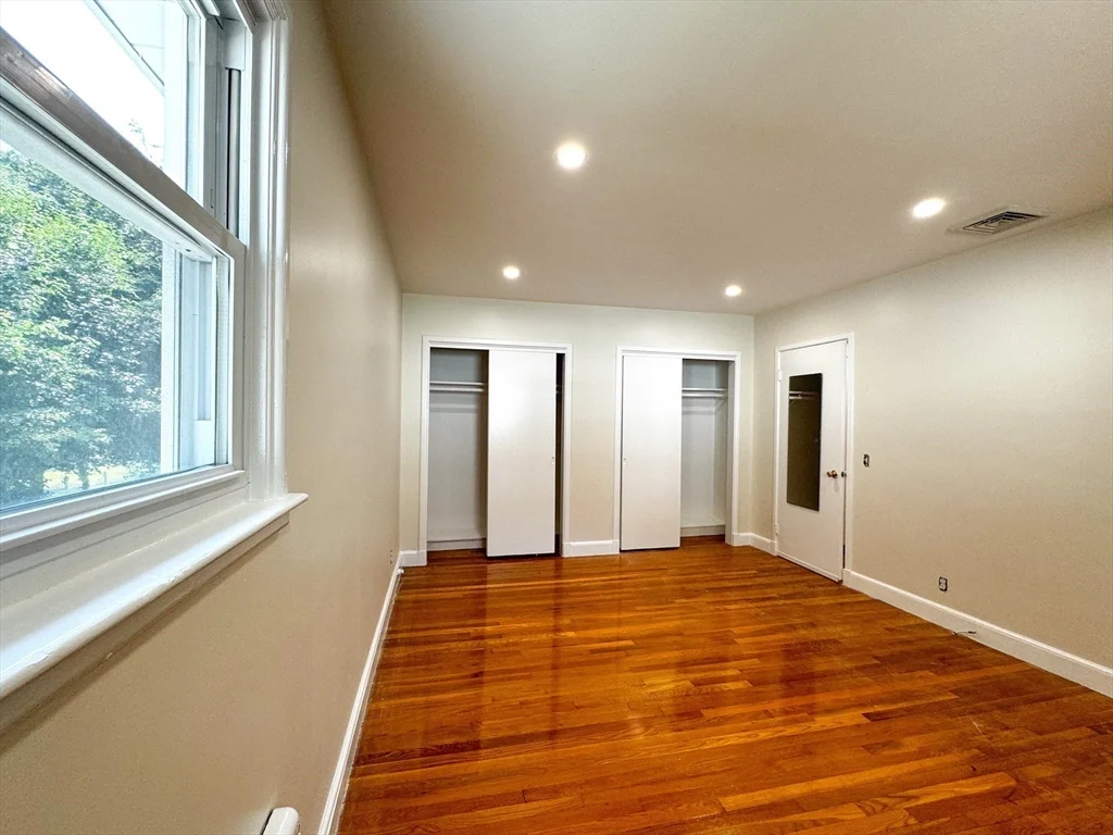 3 bed, 2 bath apartment for rent at 92 Woodcliff Rd, Chestnut Hill — photo 23 of 36