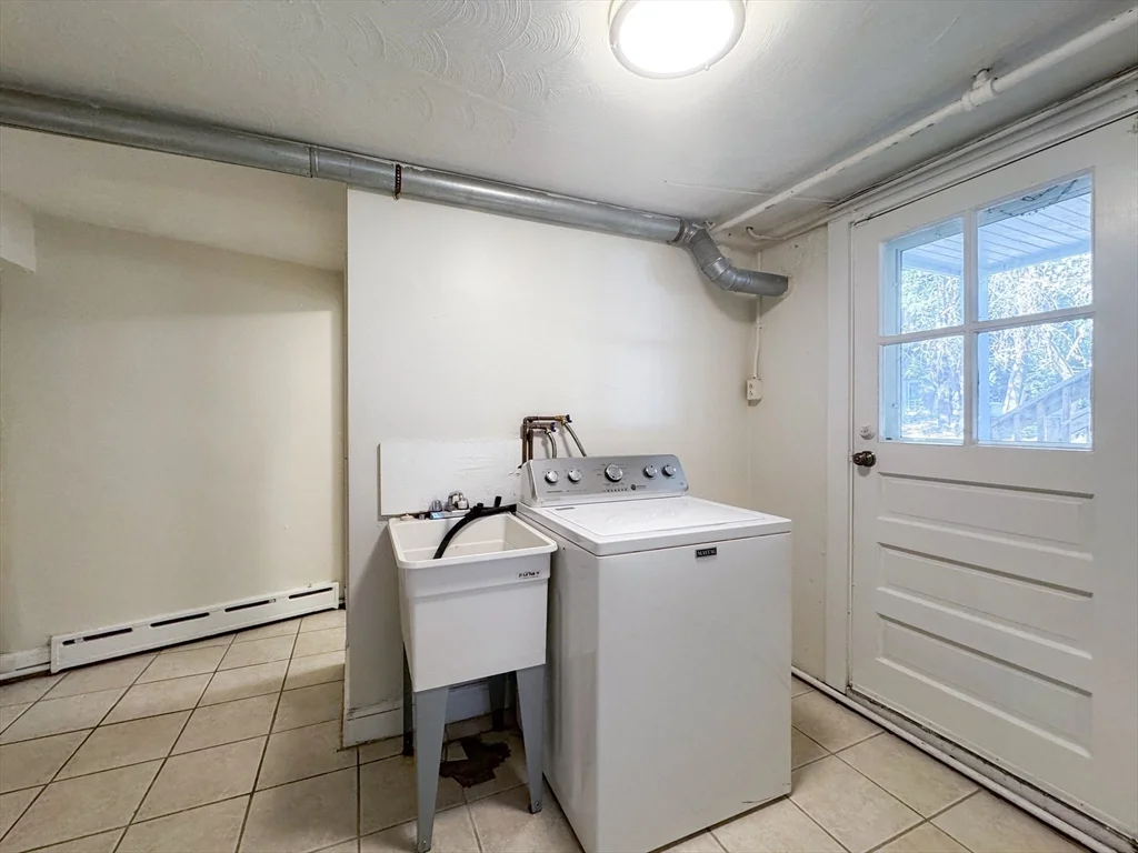 3 bed, 2 bath apartment for rent at 92 Woodcliff Rd, Chestnut Hill — photo 29 of 36