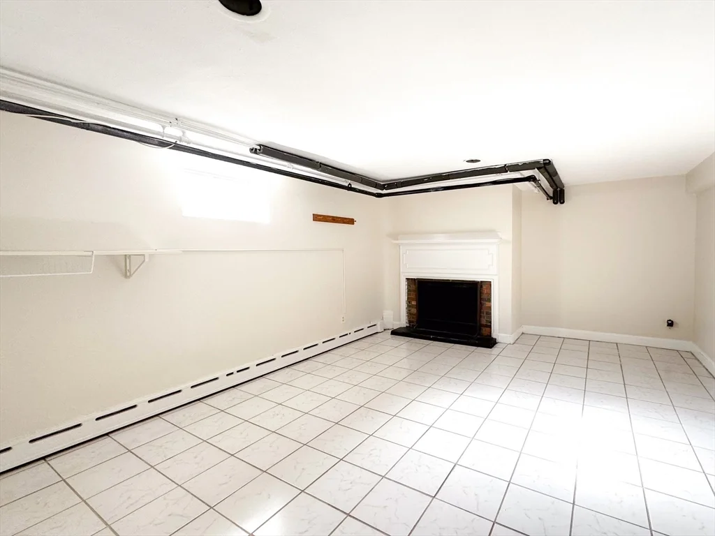 3 bed, 2 bath apartment for rent at 92 Woodcliff Rd, Chestnut Hill — photo 27 of 36