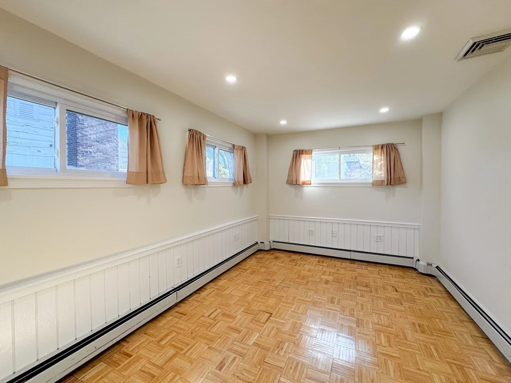 3 bed, 2 bath apartment for rent at 92 Woodcliff Rd, Chestnut Hill — photo 17 of 36