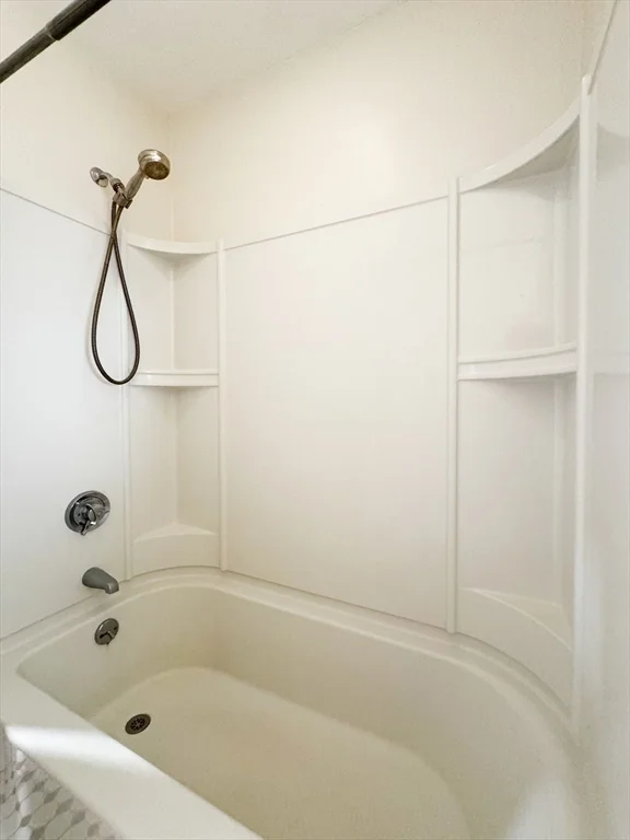 3 bed, 2 bath apartment for rent at 92 Woodcliff Rd, Chestnut Hill — photo 20 of 36