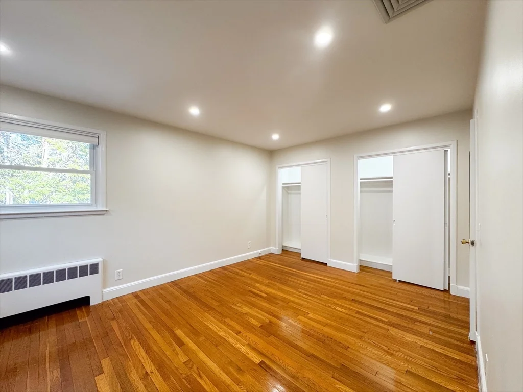 3 bed, 2 bath apartment for rent at 92 Woodcliff Rd, Chestnut Hill — photo 14 of 36