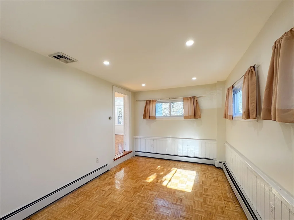 3 bed, 2 bath apartment for rent at 92 Woodcliff Rd, Chestnut Hill — photo 18 of 36