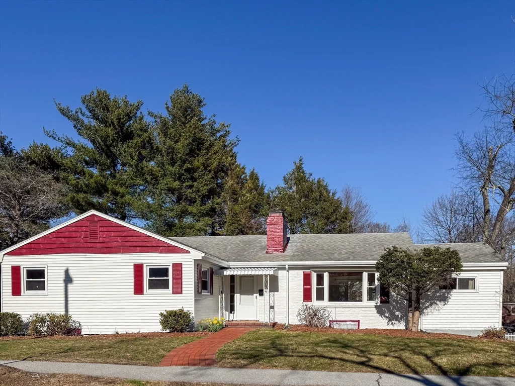 3 bed, 2 bath apartment for rent at 92 Woodcliff Rd, Chestnut Hill — photo 36 of 36
