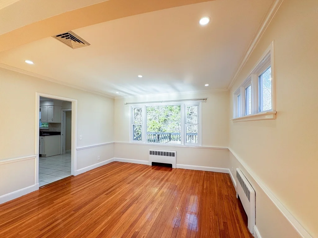 3 bed, 2 bath apartment for rent at 92 Woodcliff Rd, Chestnut Hill — photo 12 of 36