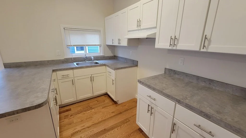 3 bed, 1 bath apartment for rent at 920 Hyde Park Ave Unit 3, Hyde Park — photo 2 of 9