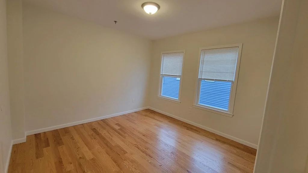3 bed, 1 bath apartment for rent at 920 Hyde Park Ave Unit 3, Hyde Park — photo 7 of 9