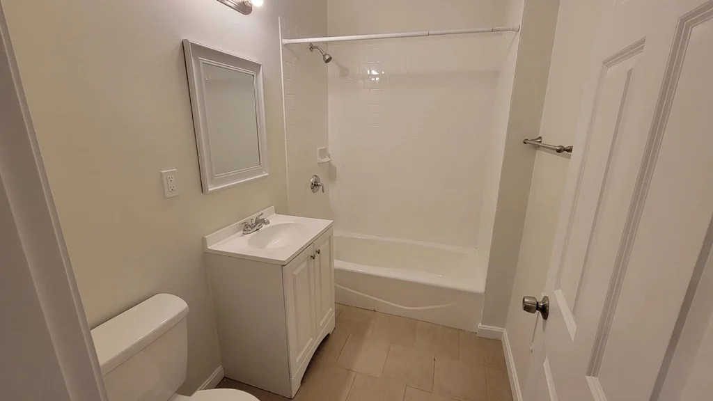 3 bed, 1 bath apartment for rent at 920 Hyde Park Ave Unit 3, Hyde Park — photo 9 of 9