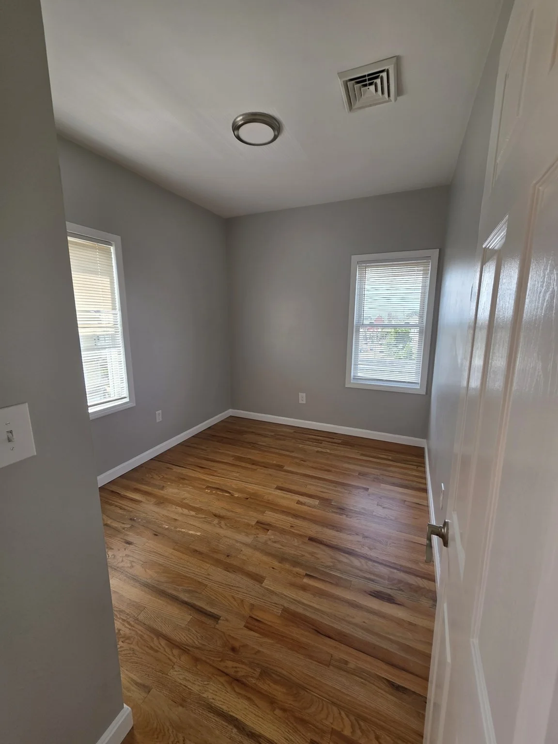 3 bed, 1 bath apartment for rent at 920 Pine St Unit 3W, Fall River — photo 12 of 23