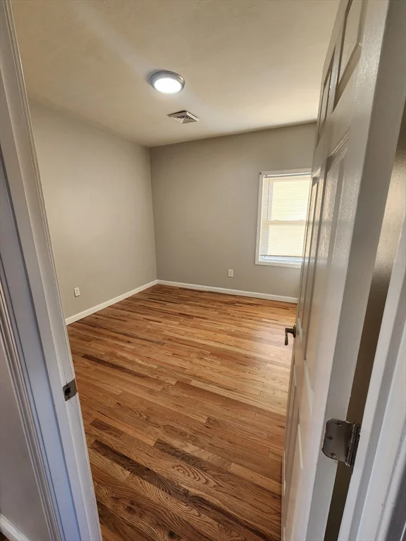 3 bed, 1 bath apartment for rent at 920 Pine St Unit 3W, Fall River — photo 6 of 9