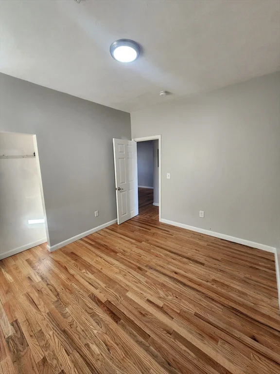 3 bed, 1 bath apartment for rent at 920 Pine St Unit 3W, Fall River — photo 7 of 9