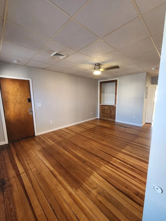 3 bed, 1 bath apartment for rent at 920 Pine St Unit 3W, Fall River — photo 3 of 9