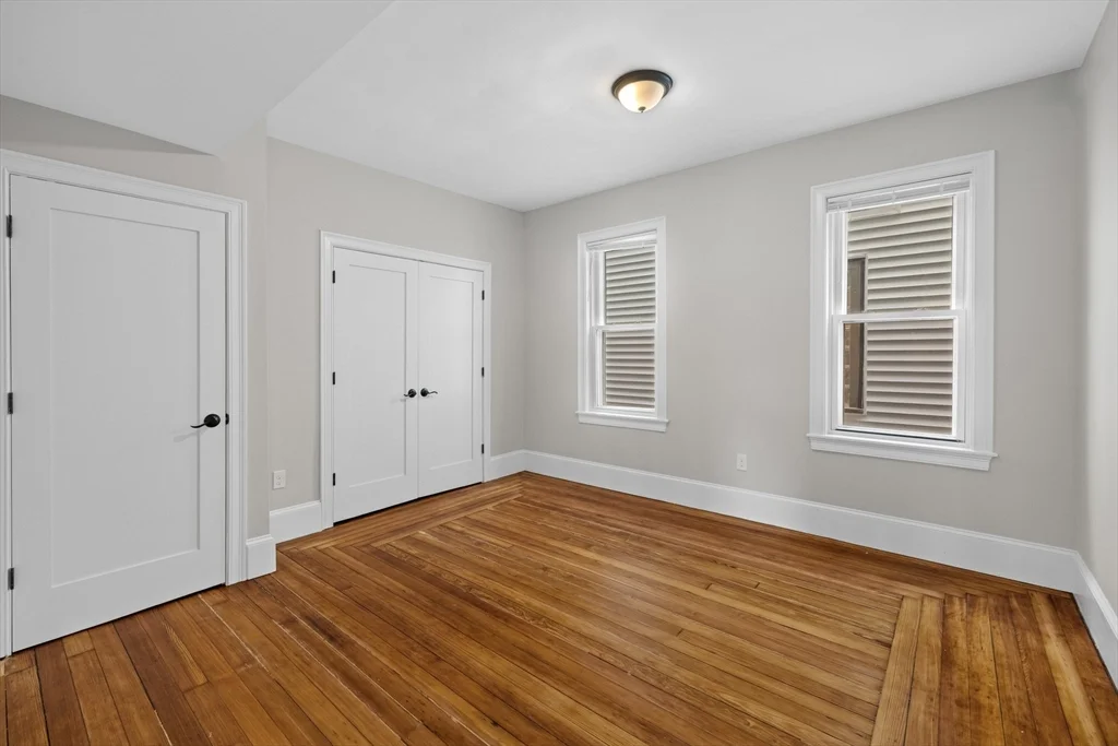 4 bed, 2 bath apartment for rent at 921-923 East Broadway Unit 2, South Boston — photo 7 of 14