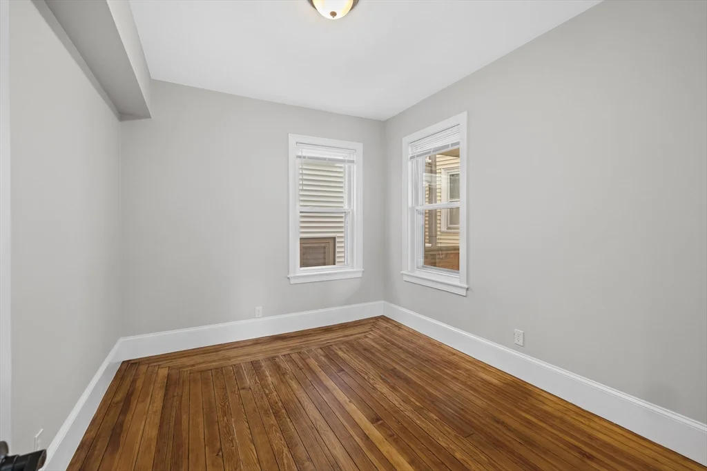 4 bed, 2 bath apartment for rent at 921-923 East Broadway Unit 2, South Boston — photo 10 of 14