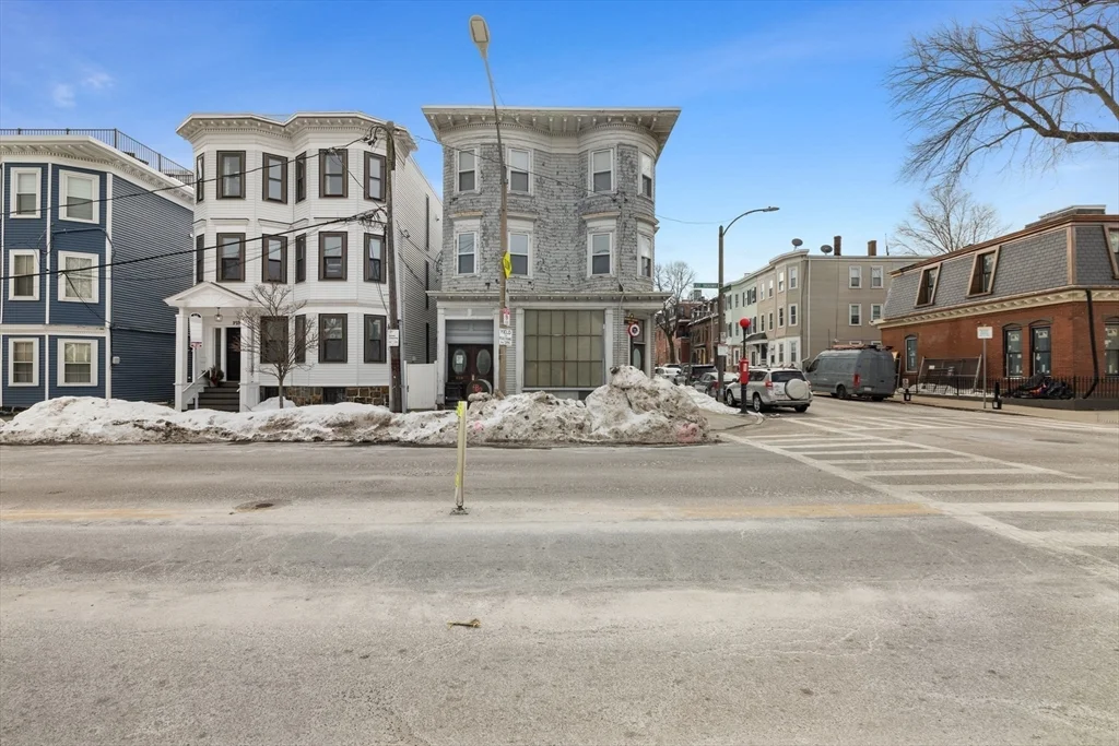 4 bed, 2 bath apartment for rent at 921-923 East Broadway Unit 2, South Boston — photo 14 of 14