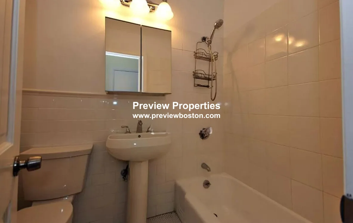 1 bed, 1 bath apartment for rent at 922 Beacon St Unit 23P, Fenway — photo 18 of 18