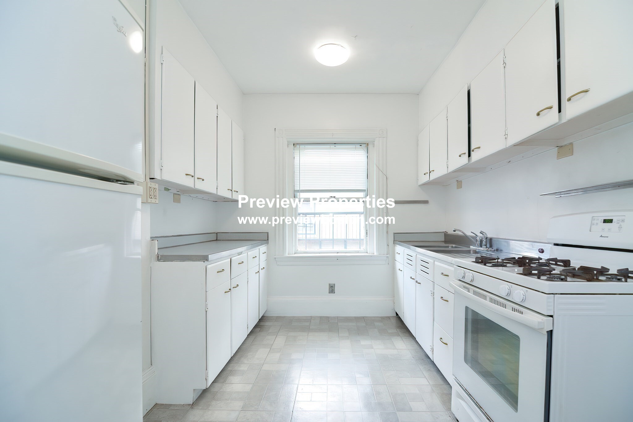 4 bed, 1 bath apartment for rent at 923 Beacon St Unit 2P, Fenway — photo 16 of 19