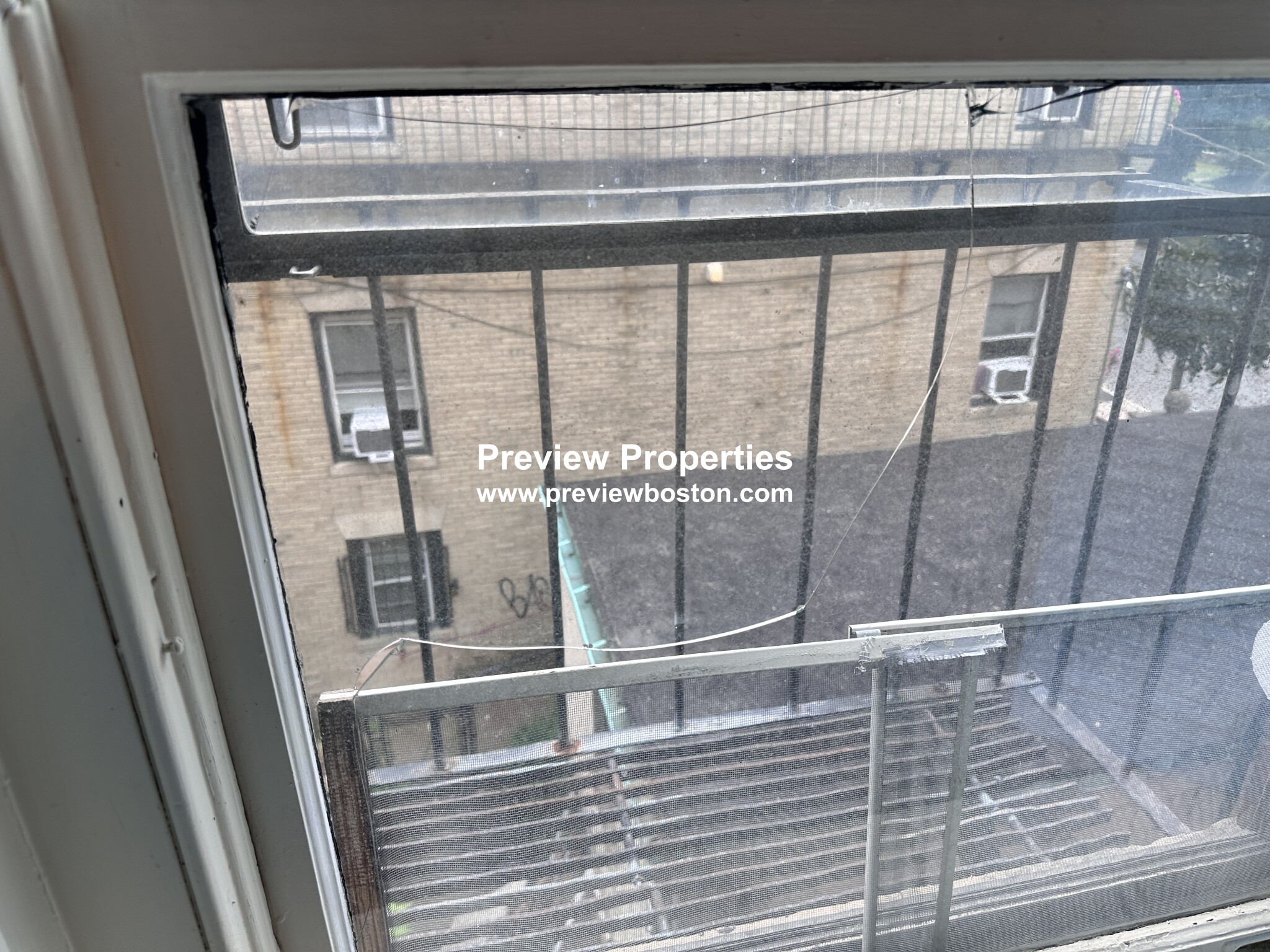 4 bed, 1 bath apartment for rent at 923 Beacon St Unit 2P, Fenway — photo 2 of 19