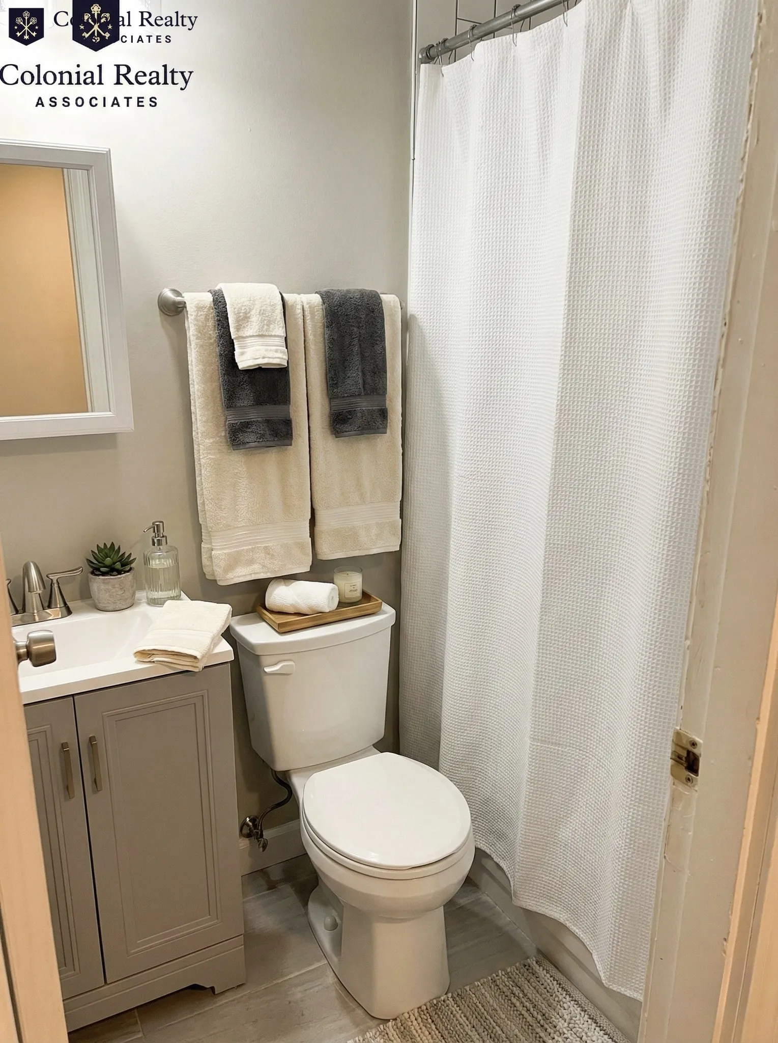4 bed, 1 bath apartment for rent at 923 Beacon St Unit 3, Fenway — photo 5 of 11