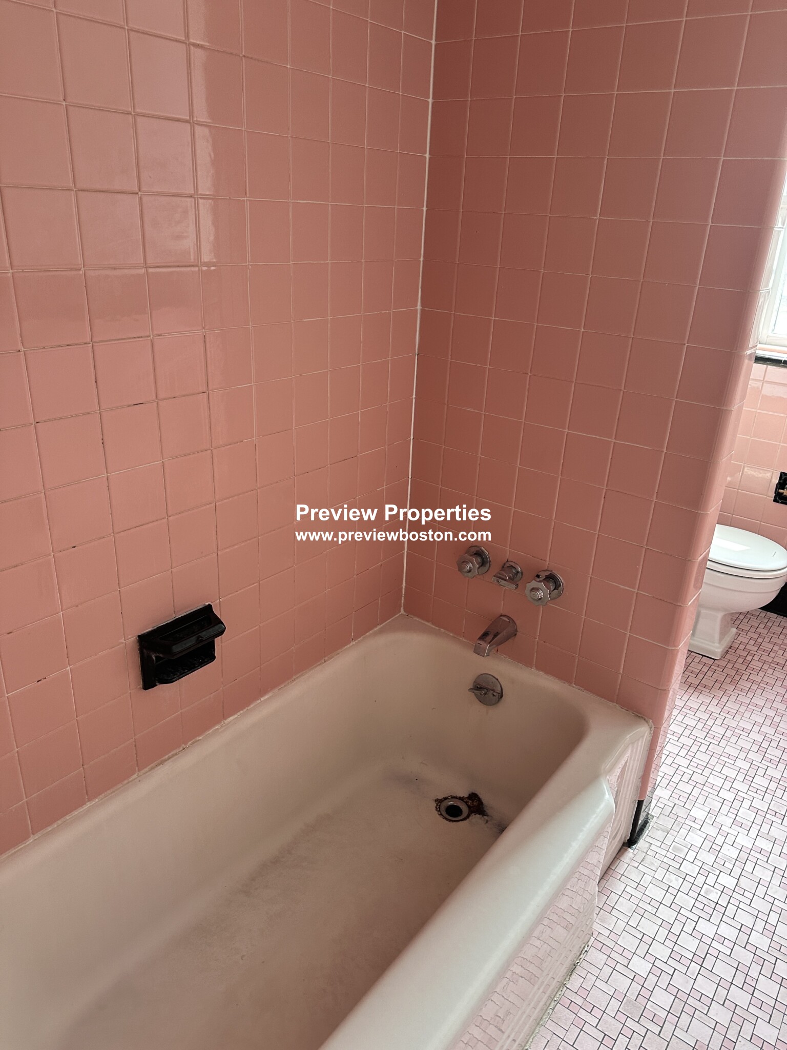 4 bed, 1 bath apartment for rent at 923 Beacon St Unit 3P, Fenway — photo 5 of 13