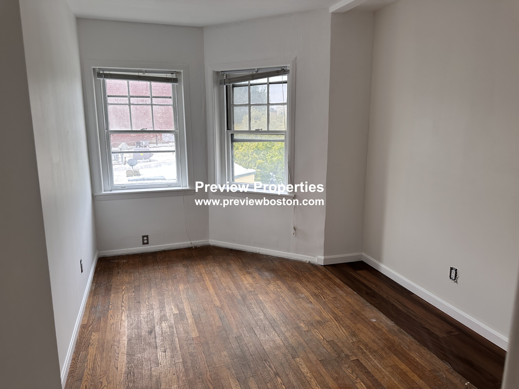 4 bed, 1 bath apartment for rent at 923 Beacon St Unit 3P, Fenway — photo 3 of 13