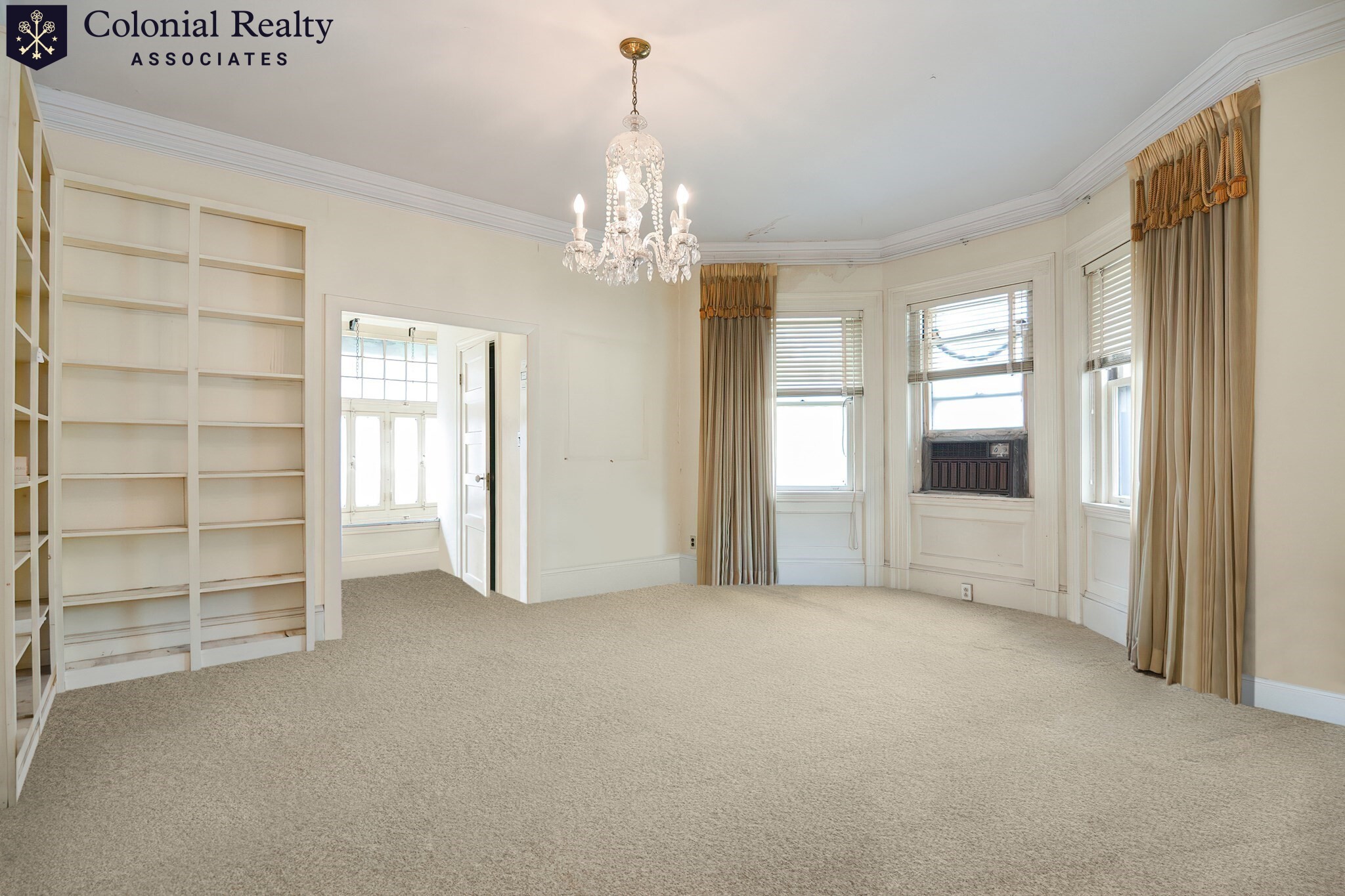 4 bed, 1 bath apartment for rent at 925 Beacon St Unit 5, Fenway — photo 10 of 17