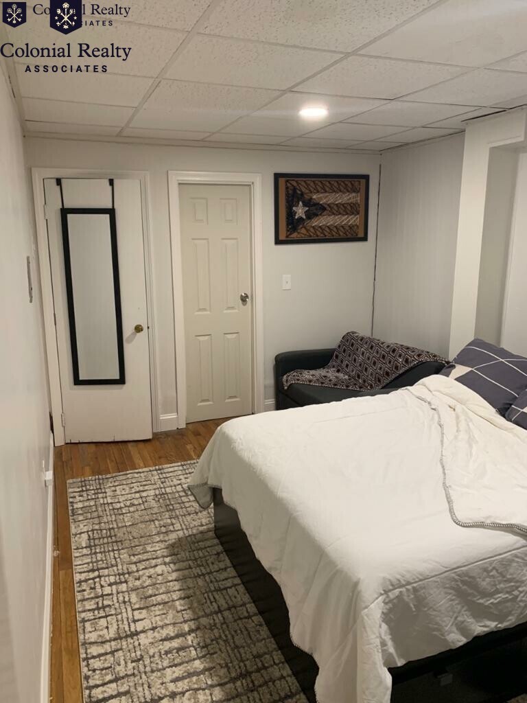 4 bed, 1 bath apartment for rent at 925 Beacon St Unit 7, Fenway — photo 12 of 17