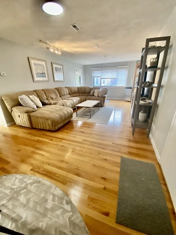 2 bed, 1 bath apartment for rent at 925 E 2nd St Unit 2, South Boston — photo 5 of 22