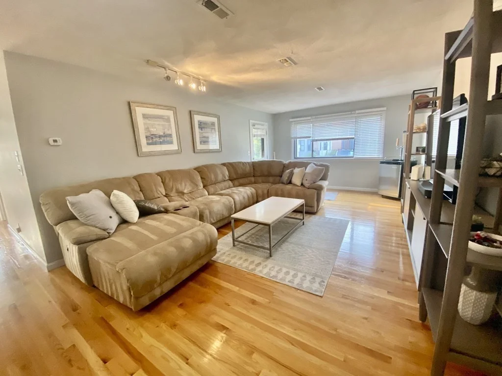 2 bed, 1 bath apartment for rent at 925 E 2nd St Unit 2, South Boston — photo 2 of 22