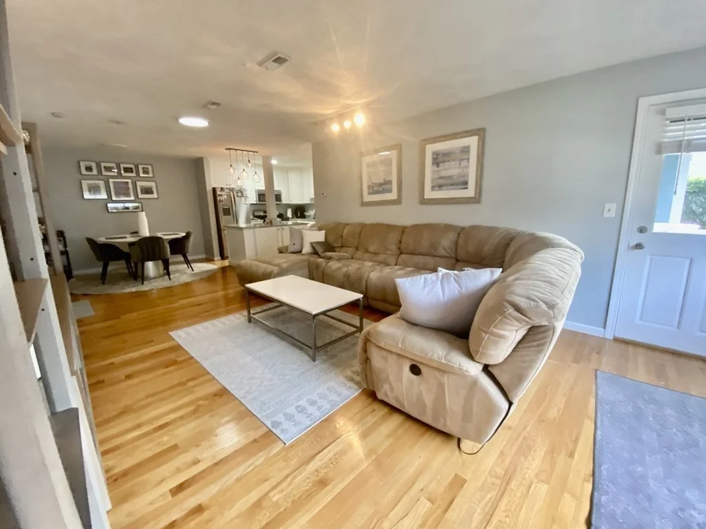 2 bed, 1 bath apartment for rent at 925 E 2nd St Unit 2, South Boston — photo 4 of 22
