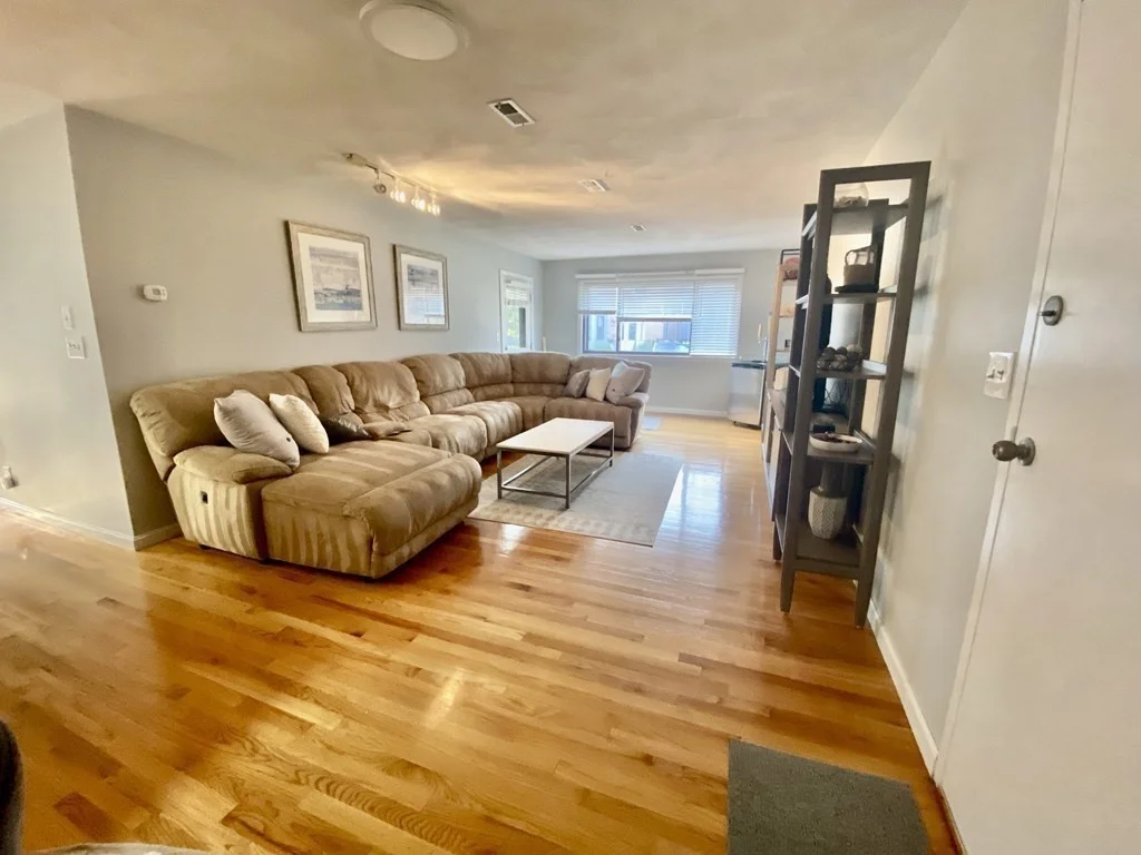 2 bed, 1 bath apartment for rent at 925 E 2nd St Unit 2, South Boston — photo 3 of 22