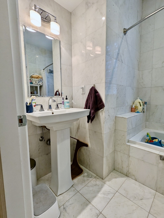 3 bed, 2 bath apartment for rent at 925 East Broadway Unit 1, South Boston — photo 25 of 28