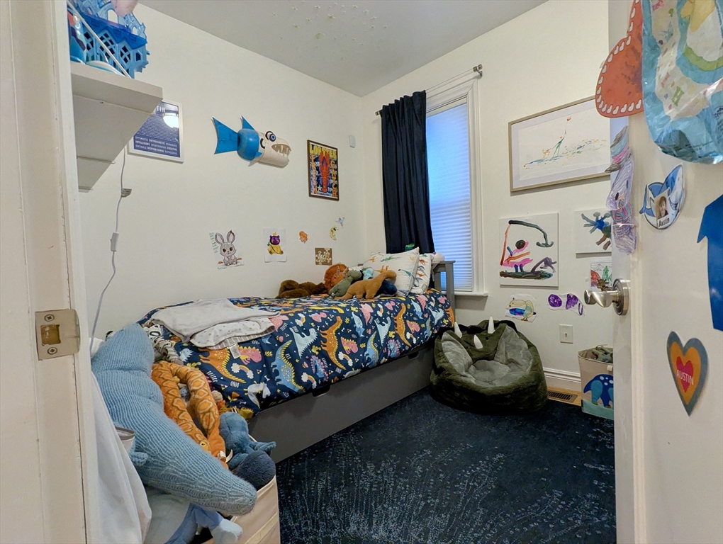 3 bed, 2 bath apartment for rent at 925 East Broadway Unit 1, South Boston — photo 28 of 28