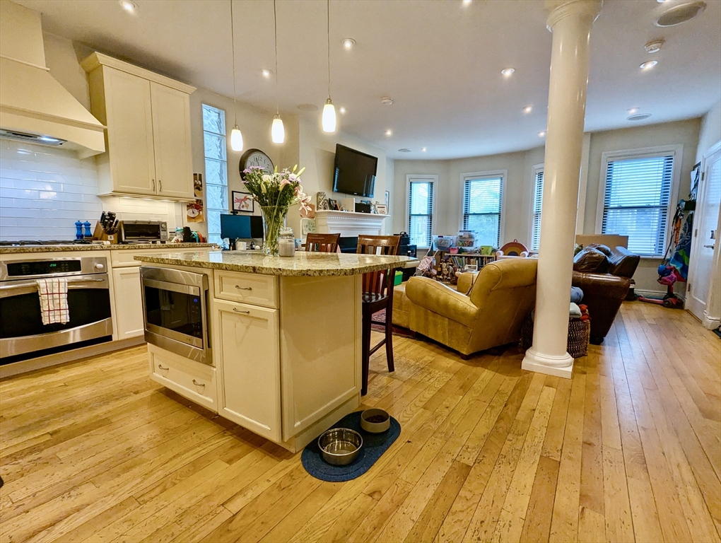 3 bed, 2 bath apartment for rent at 925 East Broadway Unit 1, South Boston — photo 7 of 28