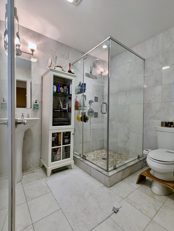 3 bed, 2 bath apartment for rent at 925 East Broadway Unit 1, South Boston — photo 17 of 28