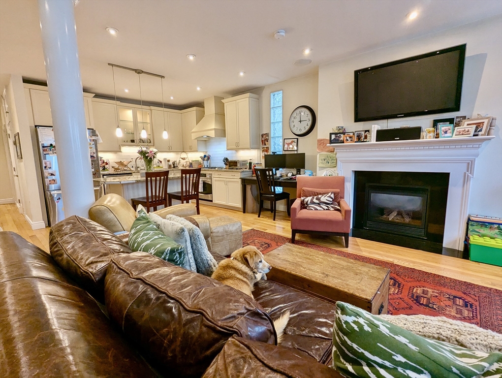 3 bed, 2 bath apartment for rent at 925 East Broadway Unit 1, South Boston — photo 1 of 28