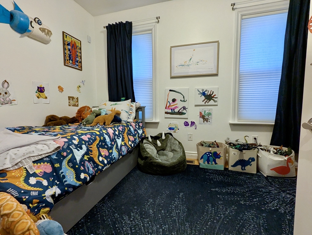 3 bed, 2 bath apartment for rent at 925 East Broadway Unit 1, South Boston — photo 27 of 28