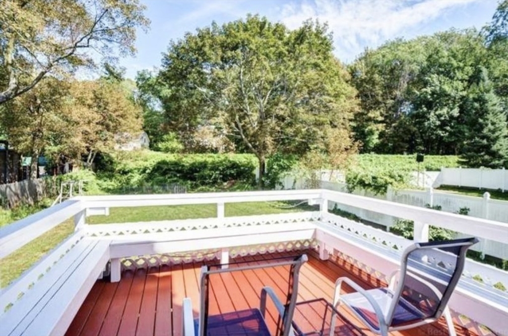3 bed, 1 bath apartment for rent at 926 Walnut St Unit 926, Newton Highlands — photo 16 of 20