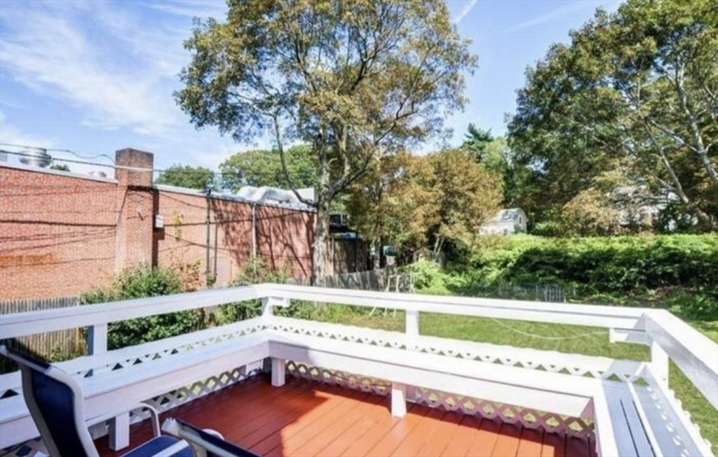 3 bed, 1 bath apartment for rent at 926 Walnut St Unit 926, Newton Highlands — photo 17 of 20