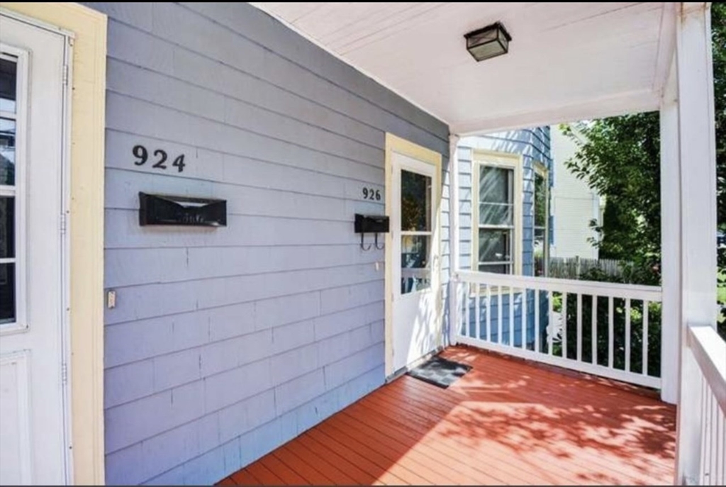 3 bed, 1 bath apartment for rent at 926 Walnut St Unit 926, Newton Highlands — photo 12 of 20