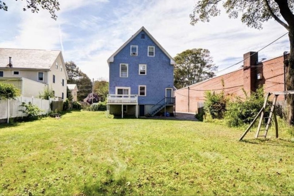 3 bed, 1 bath apartment for rent at 926 Walnut St Unit 926, Newton Highlands — photo 19 of 20