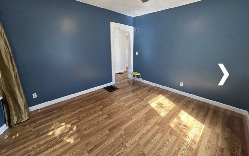 3 bed, 1 bath apartment for rent at 926 Walnut St Unit 926, Newton Highlands — photo 3 of 20