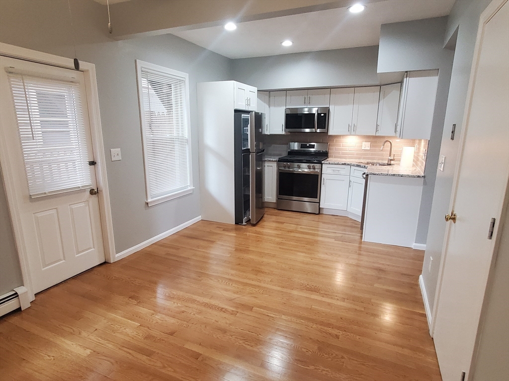 2 bed, 1 bath apartment for rent at 927 Dorchester Ave Unit 2, Dorchester — photo 3 of 14
