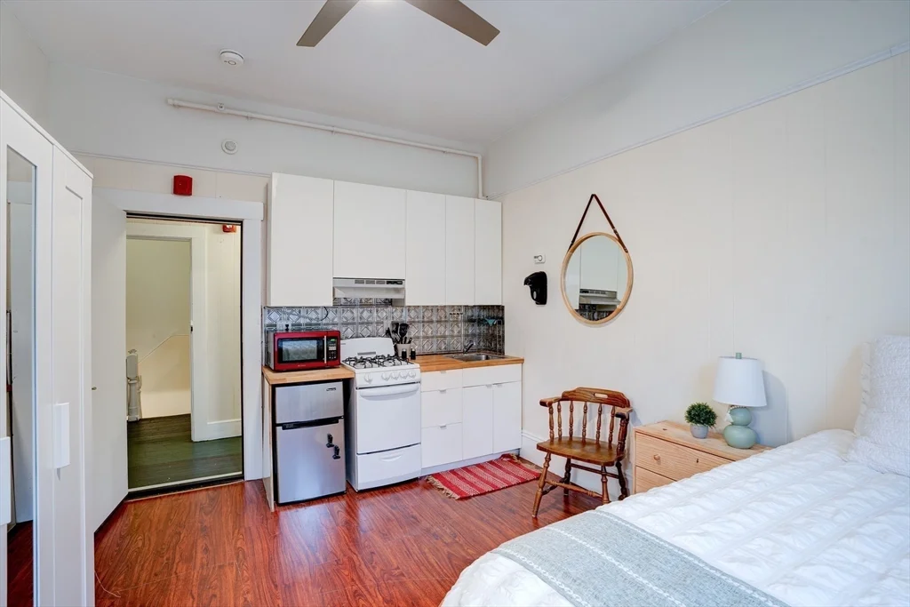 Studio bed, 1 bath apartment for rent at 928 Dorchester Ave Unit 10, Dorchester — photo 4 of 10